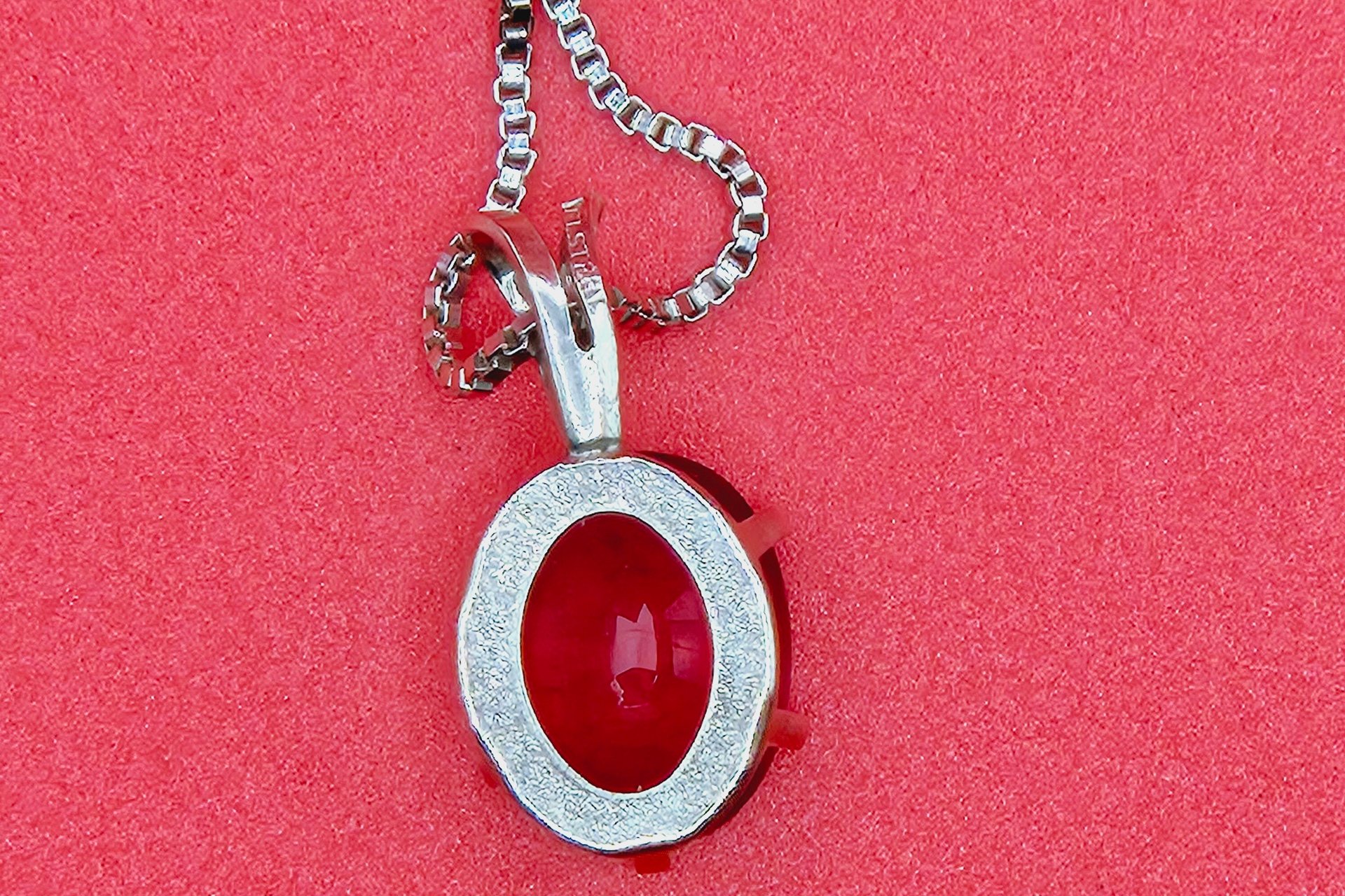 Mahaleo Ruby Pendant/Necklace